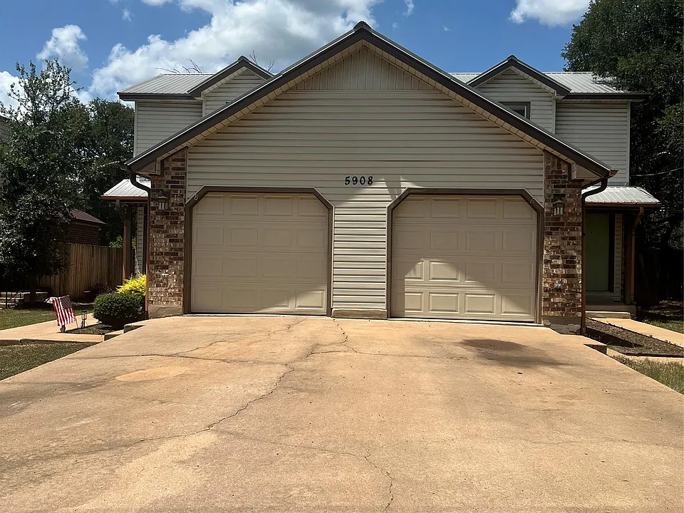5908 Parkwood Dr #A