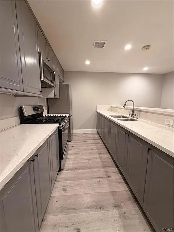 2 bed, 1200 sqft, $2,800 — Photo 2