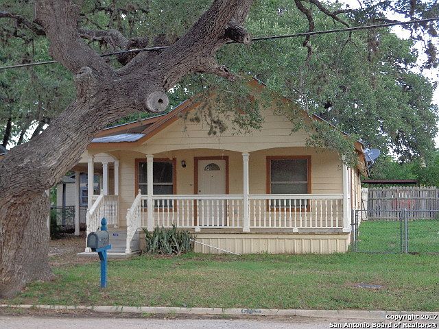 1st image of 637 San Antonio St