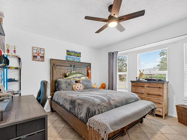 2409 Emerson Ct — Photo 42