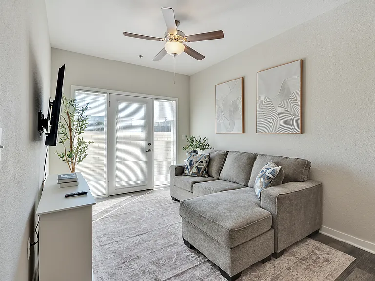 The Belleview — Photo 7