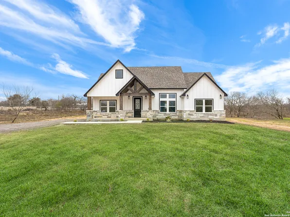 744 County Road 6843, Lytle, TX 78052