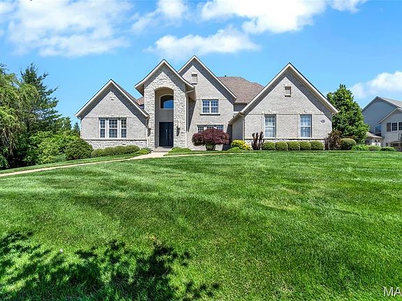 3rd image of 18239 Canyon Forest Ct