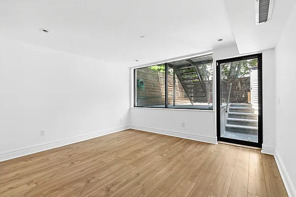 Rented by Compass | media 12