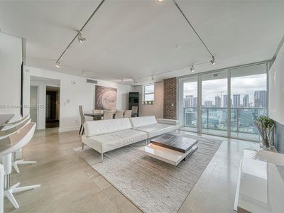 31 SE 5th St APT 2201, Miami, FL, 33131