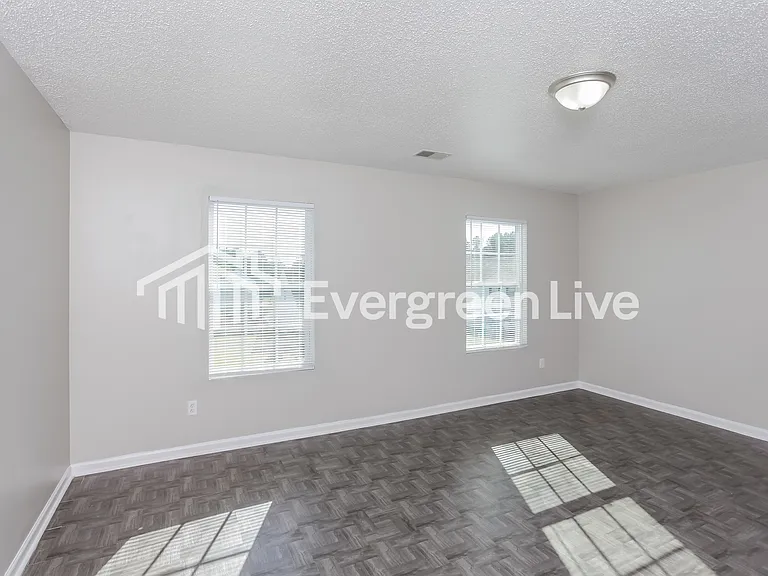 213 Rosebrook Dr — Photo 5