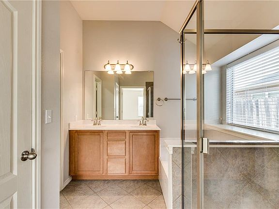 4th image of 1204 Ponderosa Dr