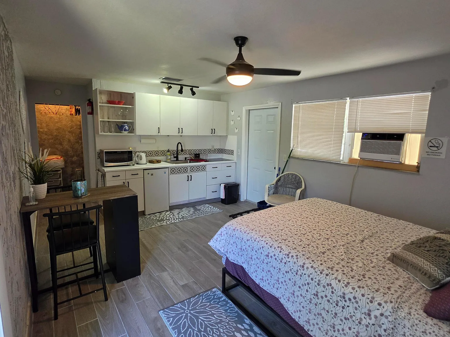 Studio, 1.0 bath, 500 sqft, $1,500 — Photo 1