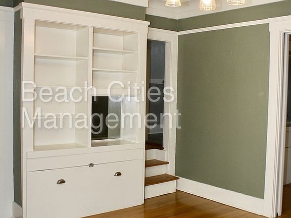 4th image of 324 1/2 Linden Ave