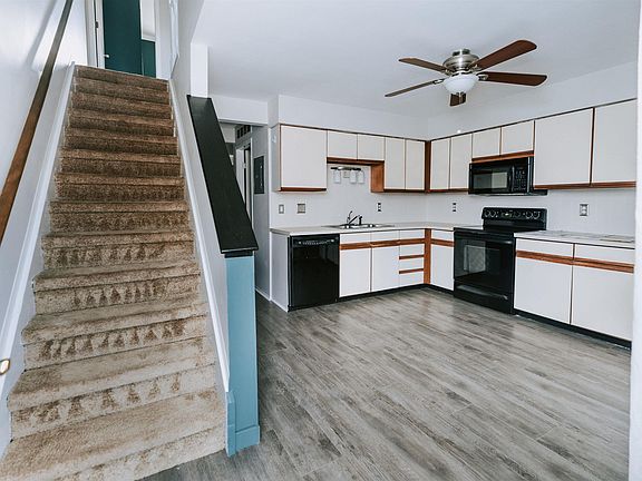 3rd image of 168 Haddam St