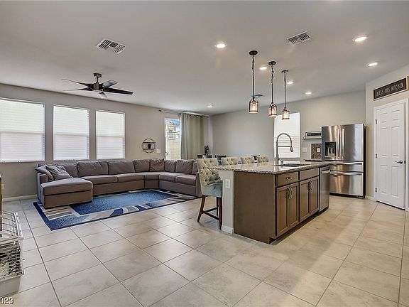 5th image of 10410 Candelabra Cactus St