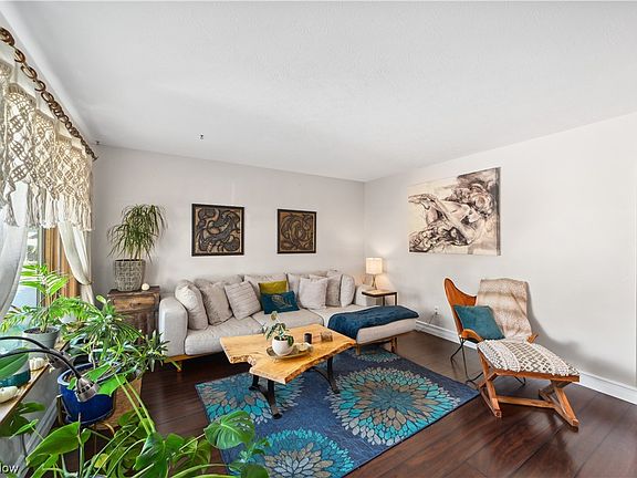 2nd image of 24985 Bayfair Ct