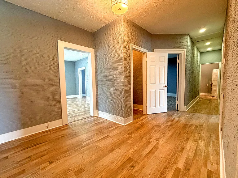 740 Arlington St — Photo 22