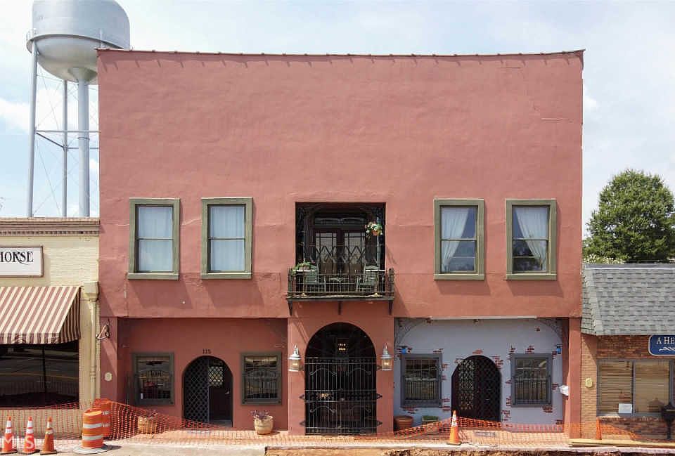 1st image of 117 N Jefferson Ave