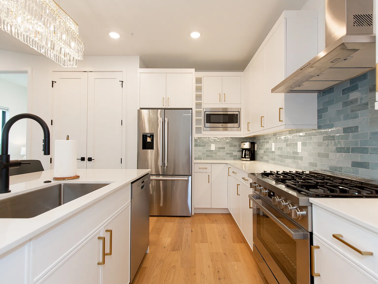 2 bed, $3,500 — Photo 4