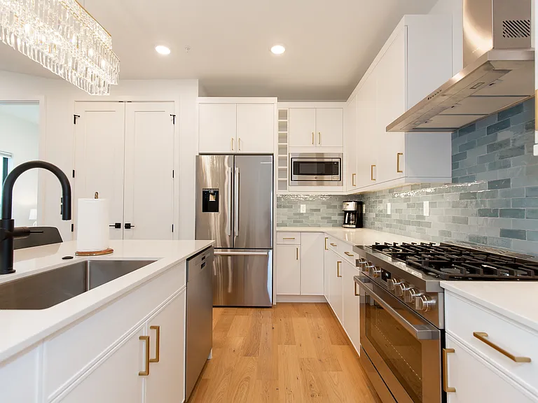 4204 Ravalli St #205 — Photo 4