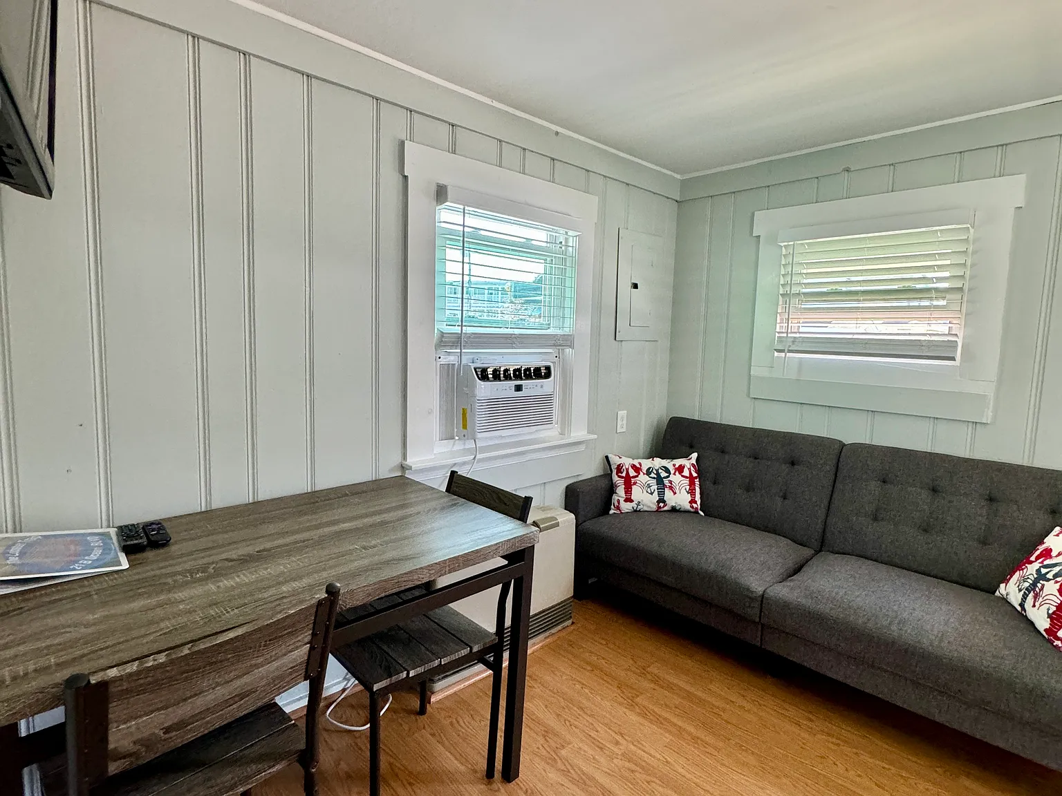 21 Ocean Blvd — Photo 4