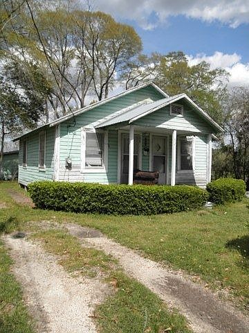 2nd image of 923 Cedar St
