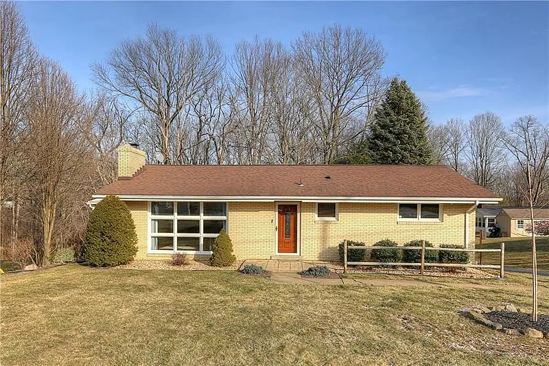 105 Coleman Dr photo 1