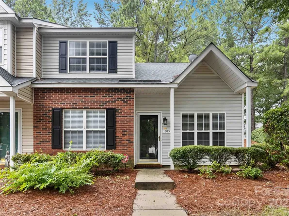 10154 Forest Landing Dr, Charlotte, NC 28213