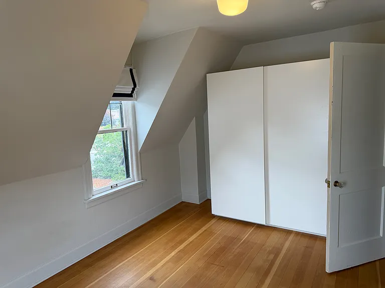 Upstairs guest bedroom
