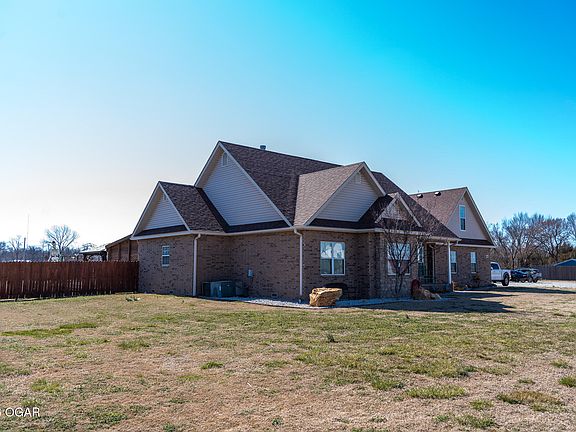 3rd image of 3026 W Belle Center Rd