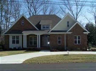 1025 Country Club Rd, Cookeville, TN 38501