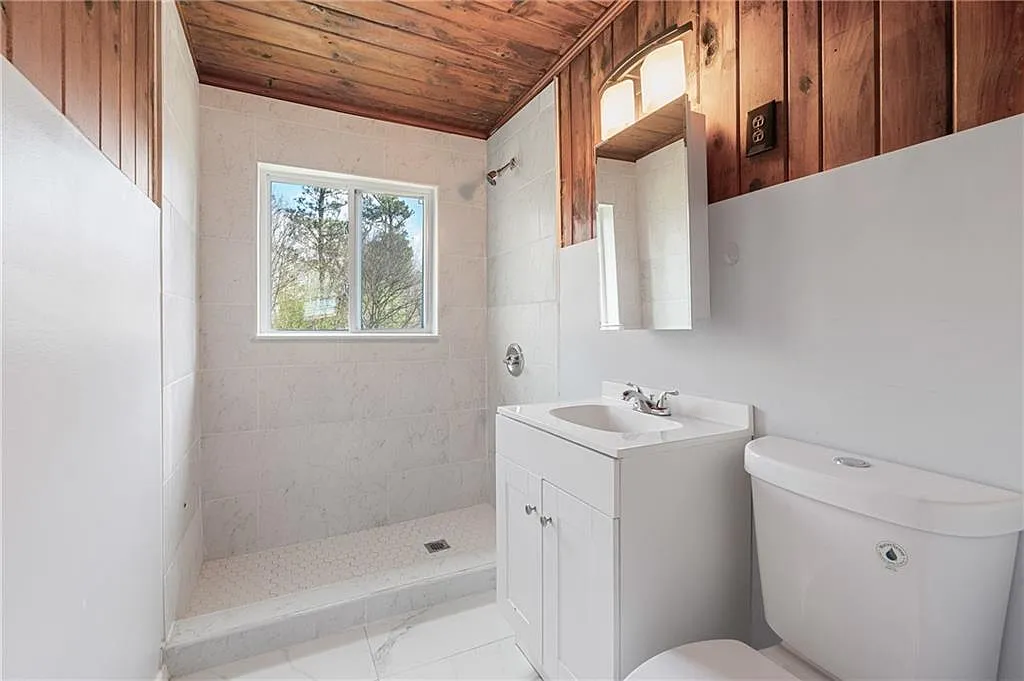 3 bed, 2.0 bath, 1296 sqft, $1,850 — Photo 4