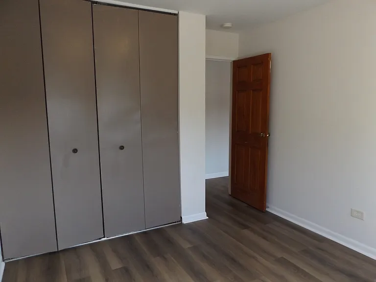 710 W Huntington Commons Rd #2B — Photo 13