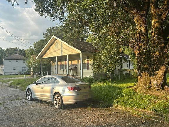 2nd image of 602 Loeffler St