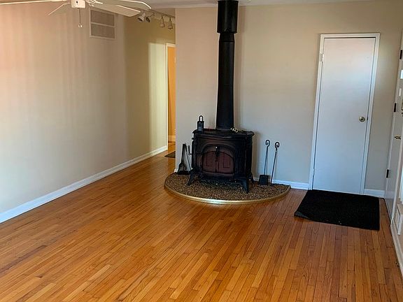 4th image of 4725 Lilac Ave