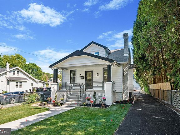 2nd image of 1455 Elmwood Ave