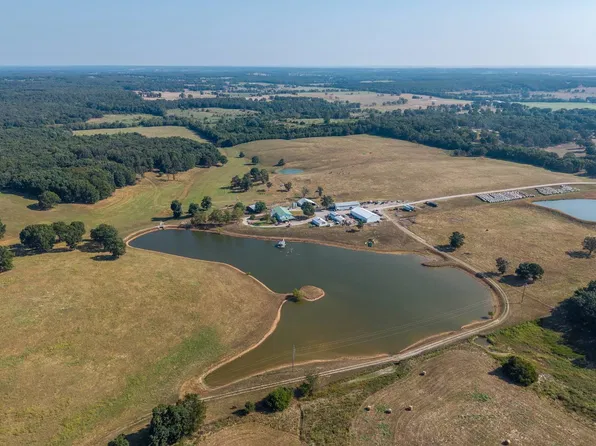 28051 Peoria Dr, Lebanon, MO 65536