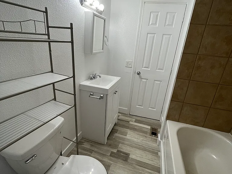 2485 E Main St #8 — Photo 7