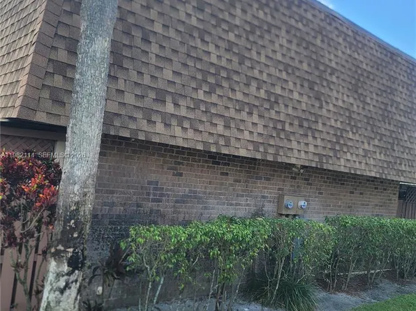 5961 NW 54th Ln, Tamarac, FL 33319