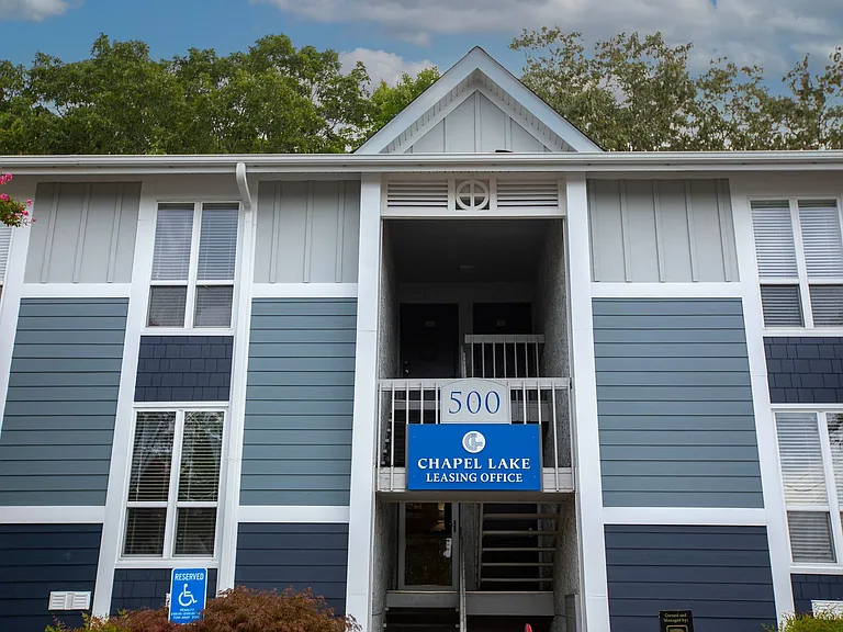 Chapel Lake Apartments — Photo 28