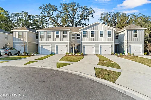 5893 Creekside Crossing Dr Photo 1