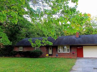 417 Maplewood Dr, Vinton, VA 24179