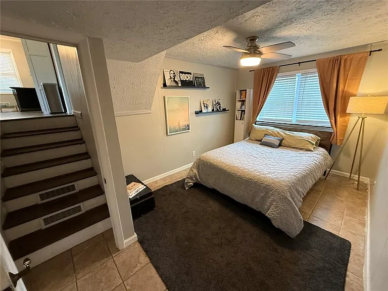1110 Mountain View Dr — Photo 14