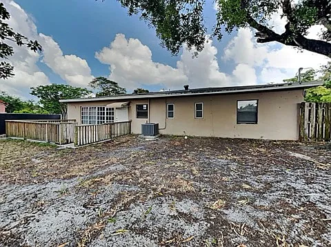3 bed, 1148 sqft, $1,865 — Photo 3