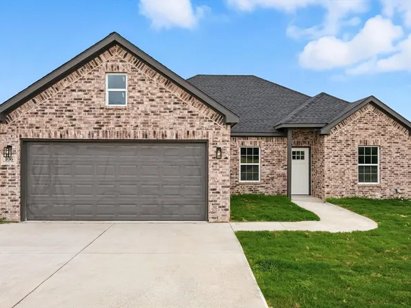 106 Center Dr E, Tawakoni, TX 77007