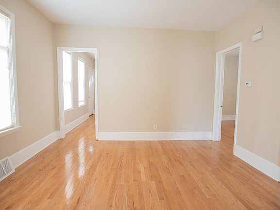 3rd image of 2429 N Farwell Ave #0
