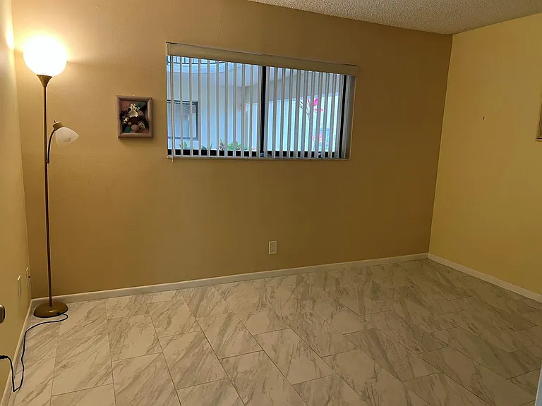 5220 Las Verdes Cir #101 — Photo 20