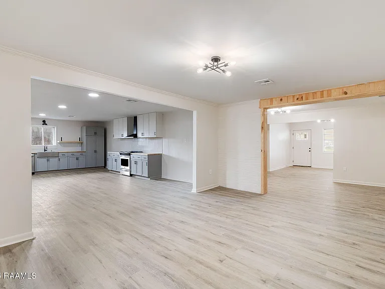 105 Brockton Dr — Photo 10