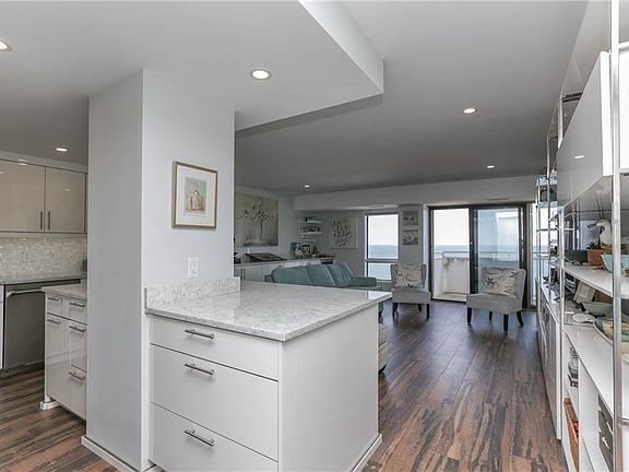 4th image of 4004 Atlantic Ave APT 1205