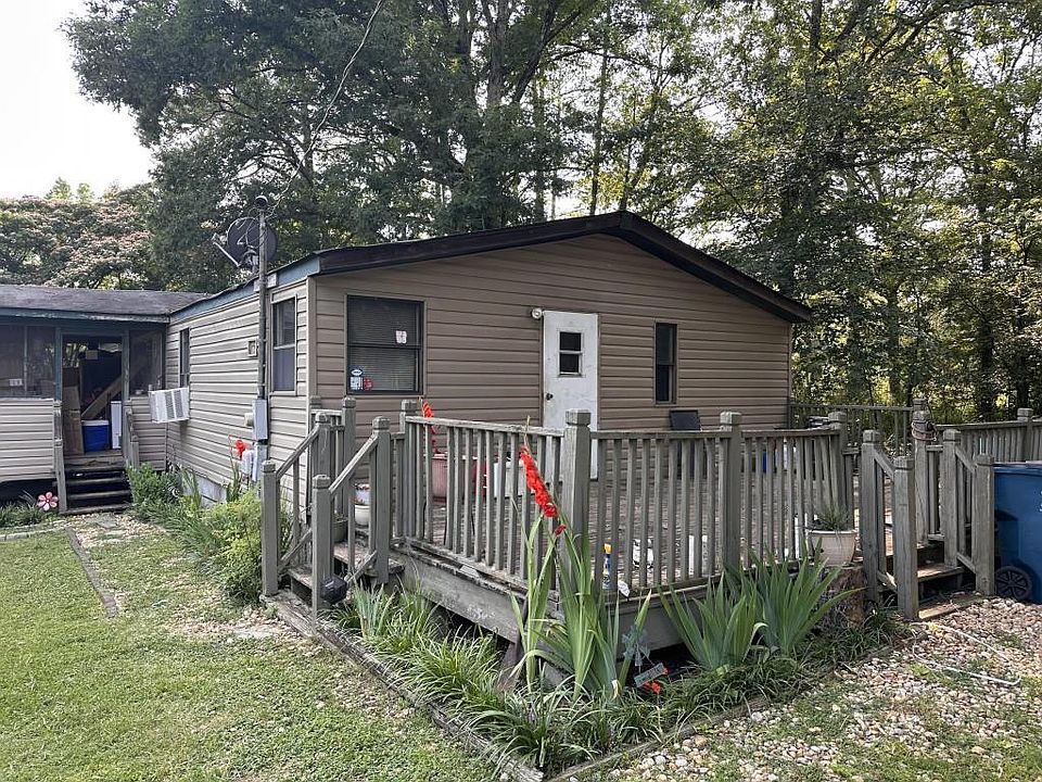 1st image of 105 Clear Lake Dr NW