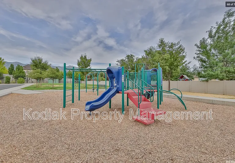1463 S Kentucky Derby Way — Photo 33