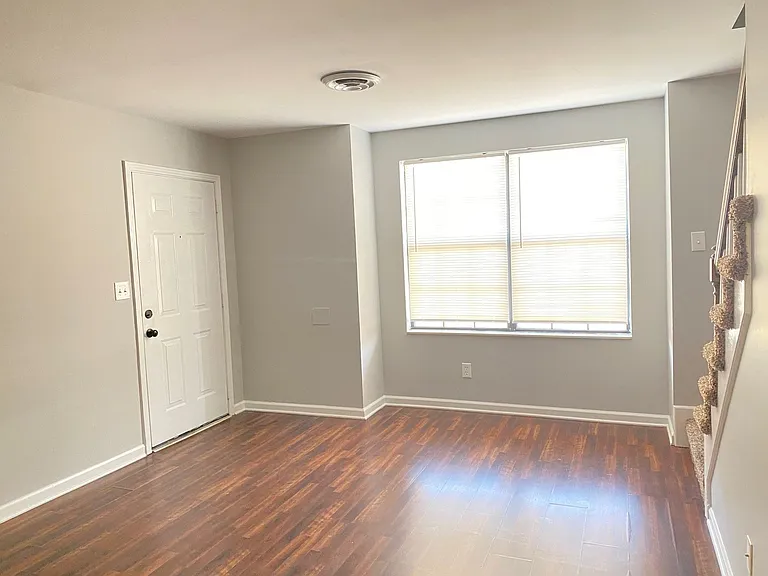 1510 W Knollwood Cir #5 — Photo 2