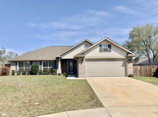 157 Oystercatcher Cv, Ocean Springs, MS 39564
