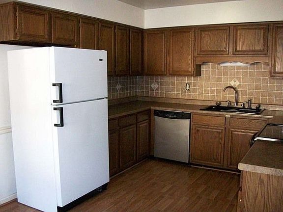 3rd image of 2448 Eastchester Dr
